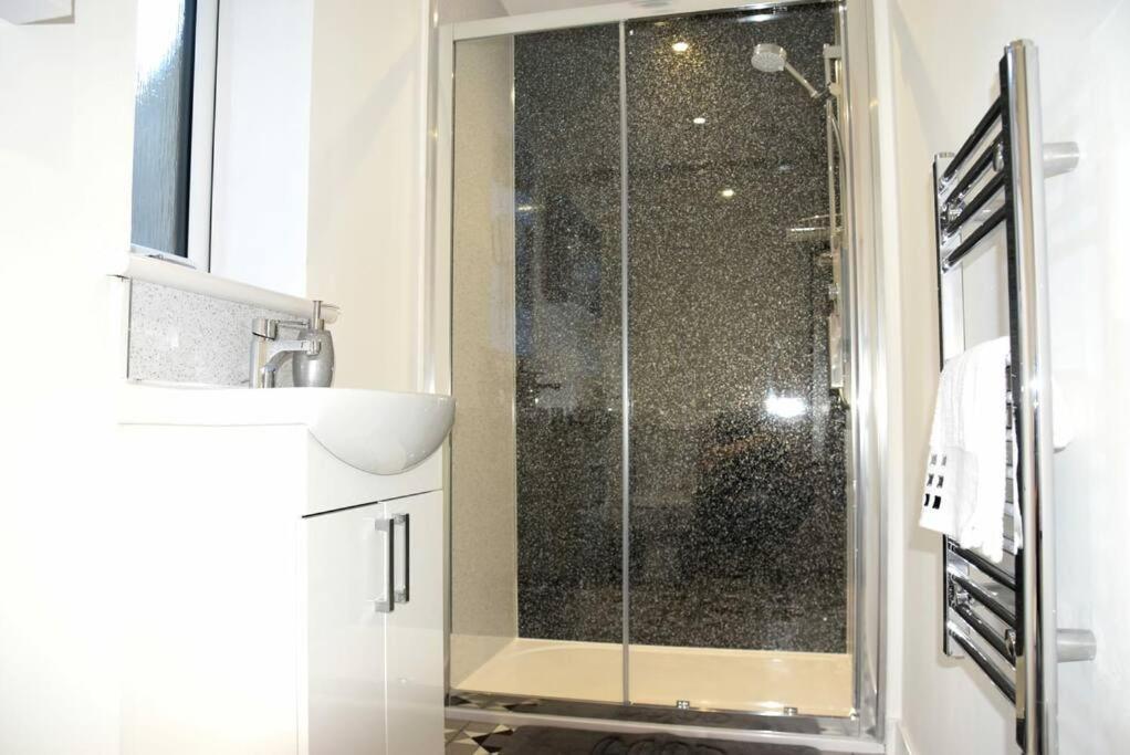 Rammal Lodge - Entire Home, Self Catering Apartment In إينفيرنيس المظهر الخارجي الصورة